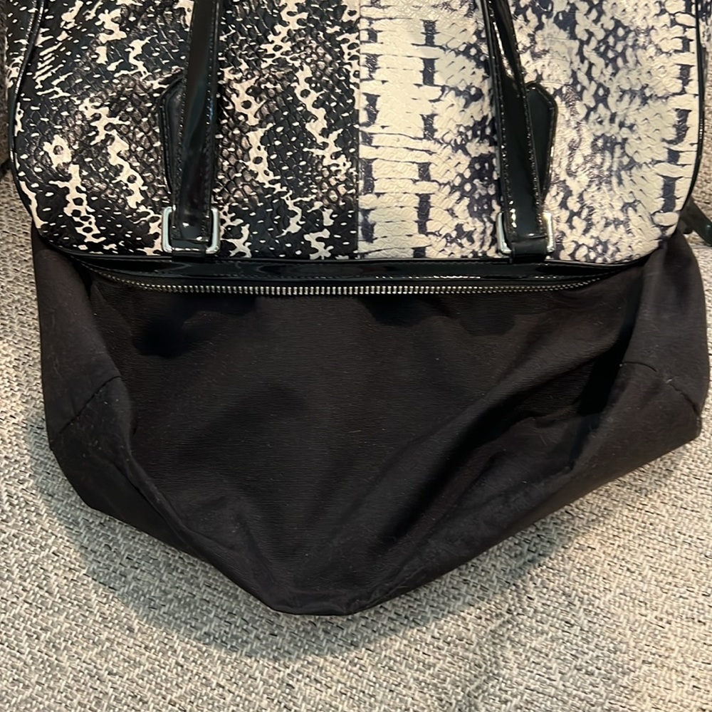 Coach Black and White Women's Handbag - Picture 14 of 14